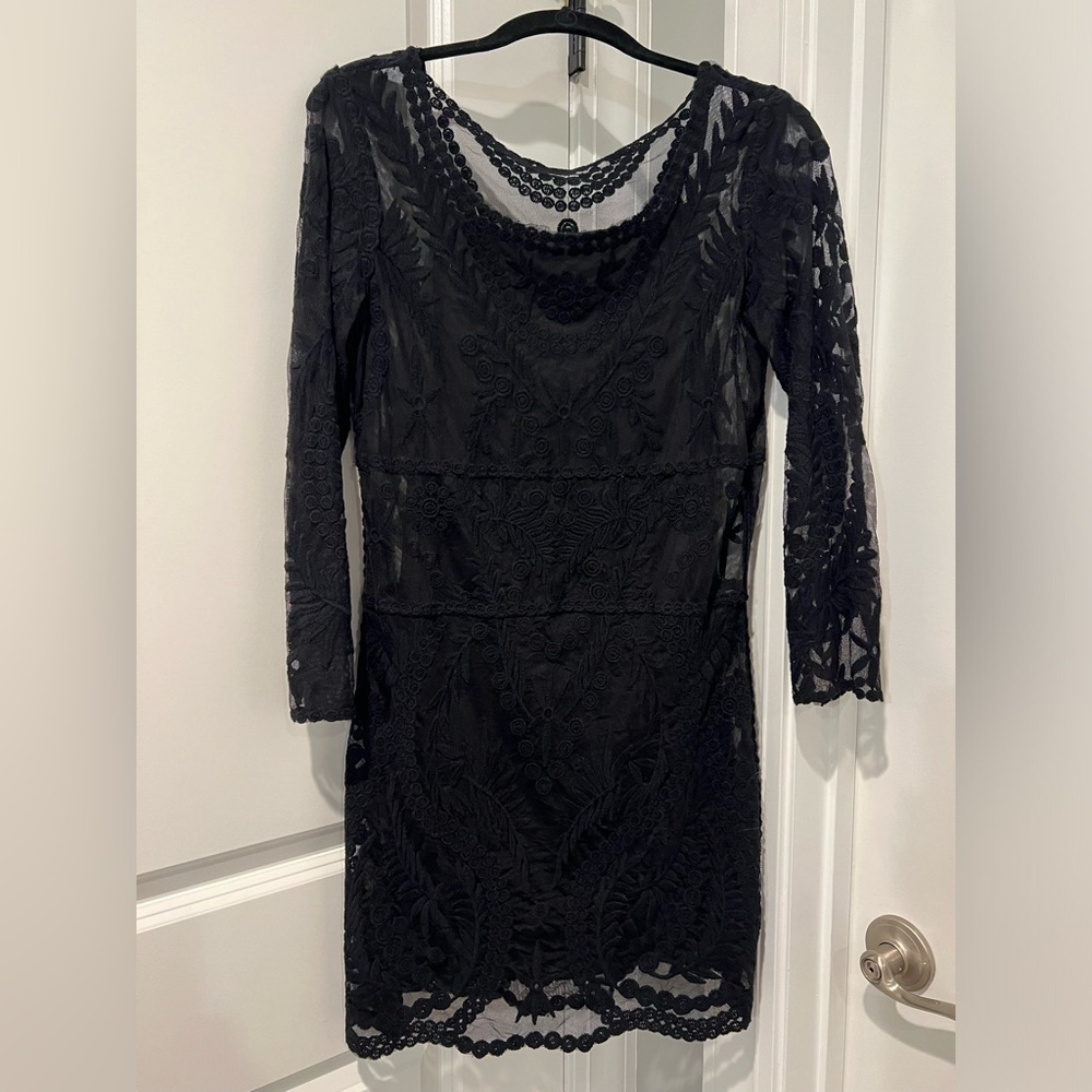 🏷️ EXPRESS BAROQUE LACE DRESS SIZE SMALL